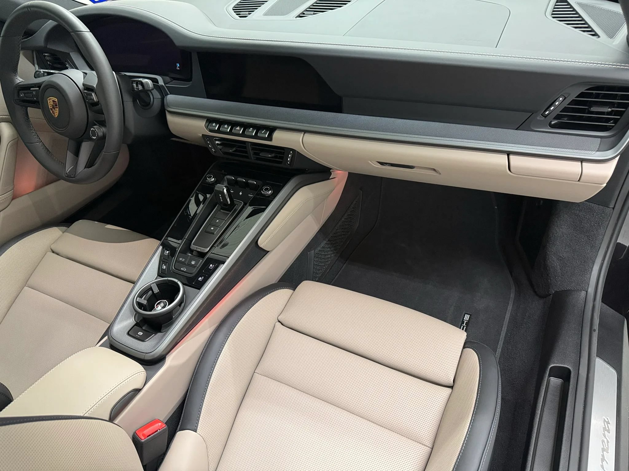 Used 2025 Porsche 911 Carrera RWD image 59