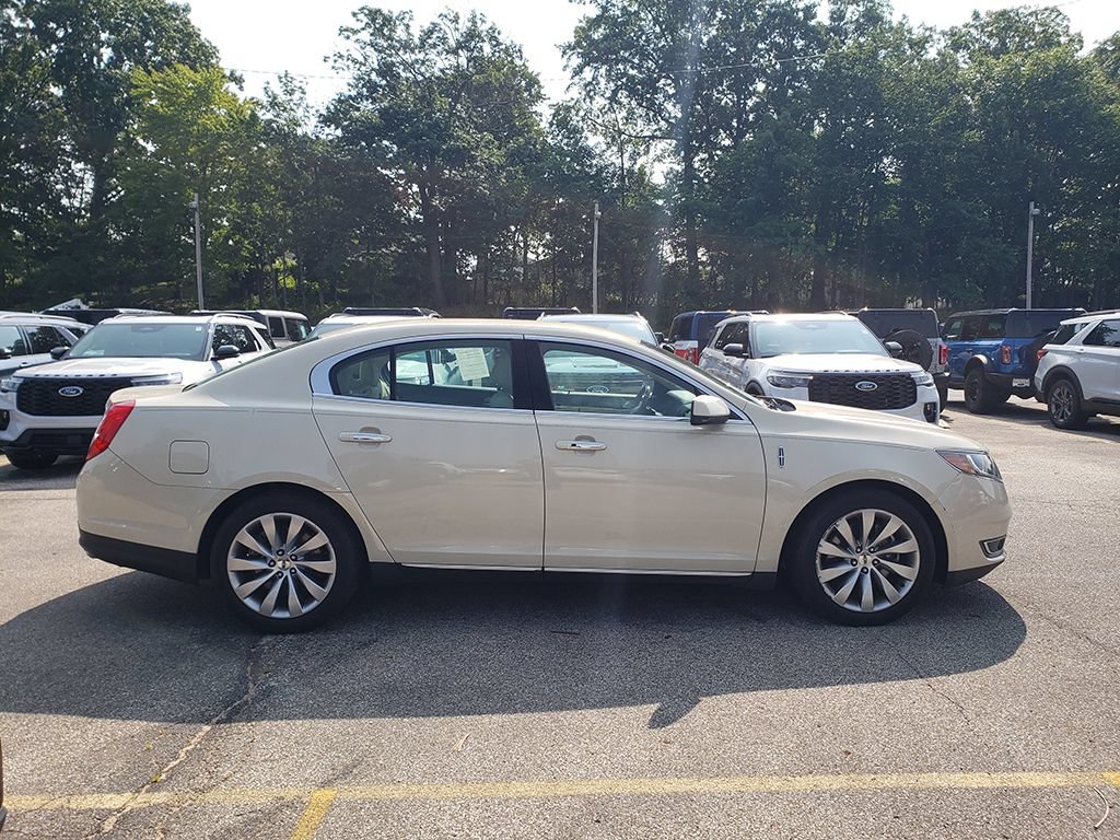 Used 2015 Lincoln MKS w/ Equipment Group 101A FWD image 3
