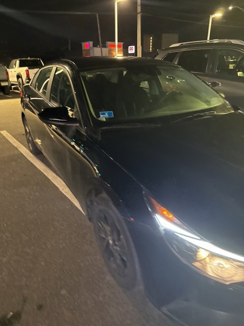 Used 2021 Hyundai Elantra Blue w/ Cargo Package image 2