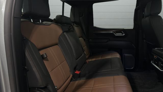 Used 2023 Chevrolet Silverado 1500 High Country w/ Technology Package image 28