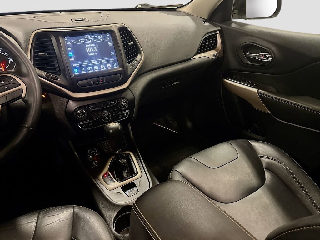 Used 2018 Jeep Cherokee Limited image 29