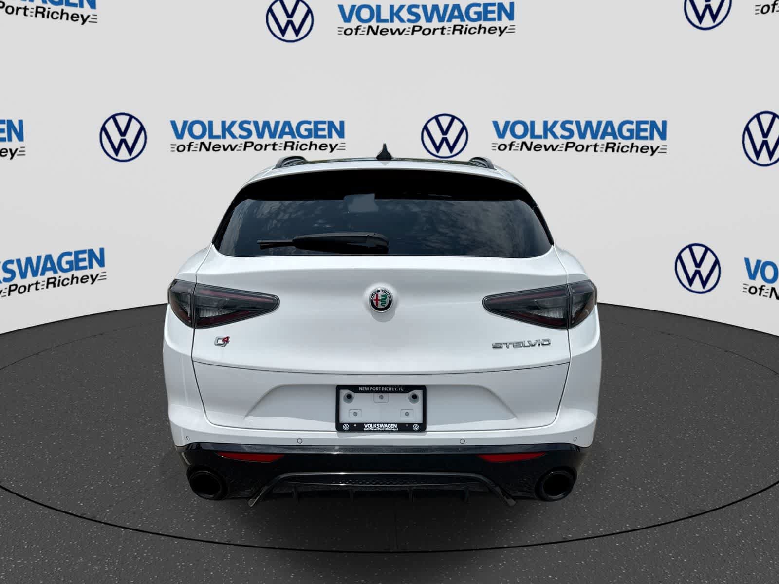 Used 2024 Alfa Romeo Stelvio Veloce AWD/4WD image 13