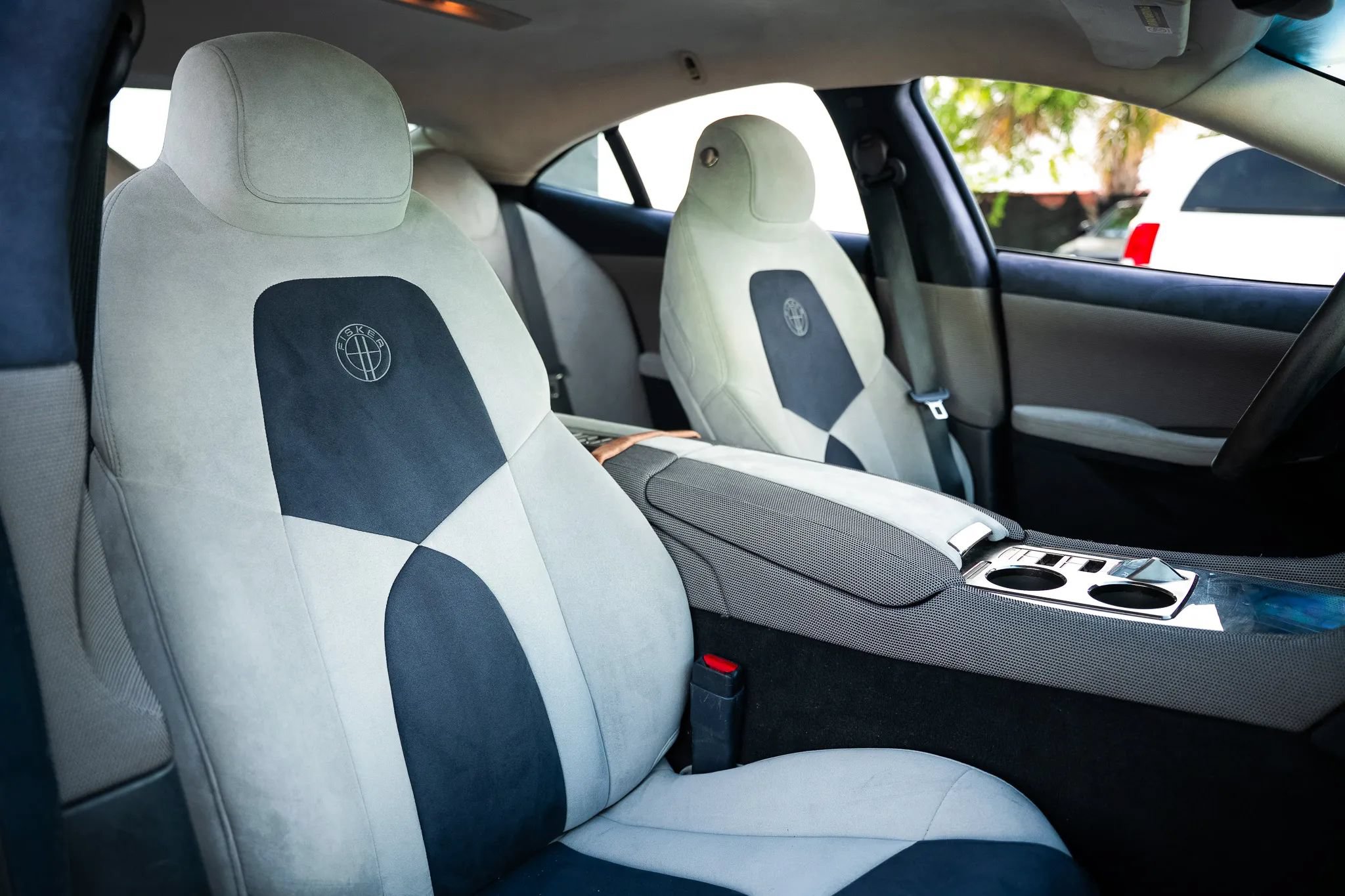 Used 2012 Fisker Karma EcoChic RWD image 17