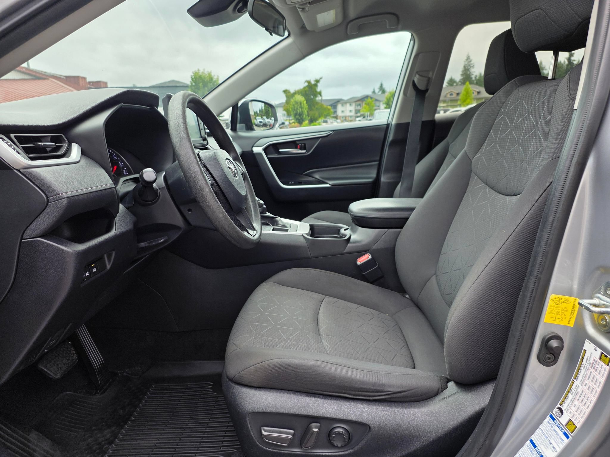 Used 2021 Toyota RAV4 XLE AWD/4WD image 22