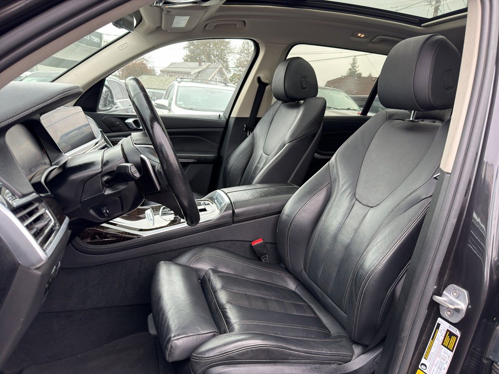 Used 2020 BMW X7 xDrive40i w/ Cold Weather Package image 11