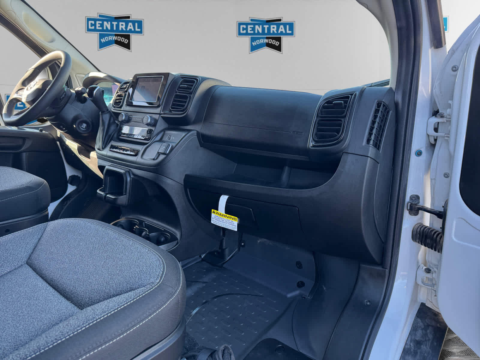 Used 2025 RAM ProMaster 2500 w/ Convenience Group image 12