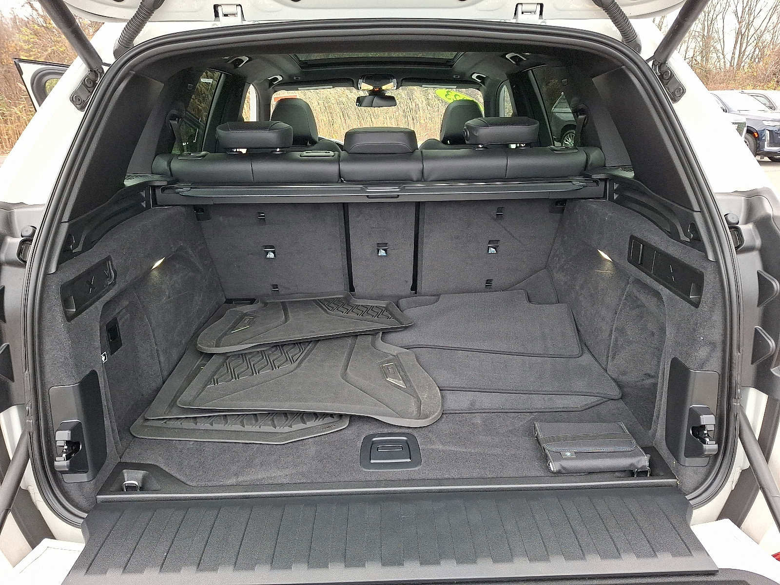 Used 2023 BMW X5 xDrive40i w/ Premium Package image 28