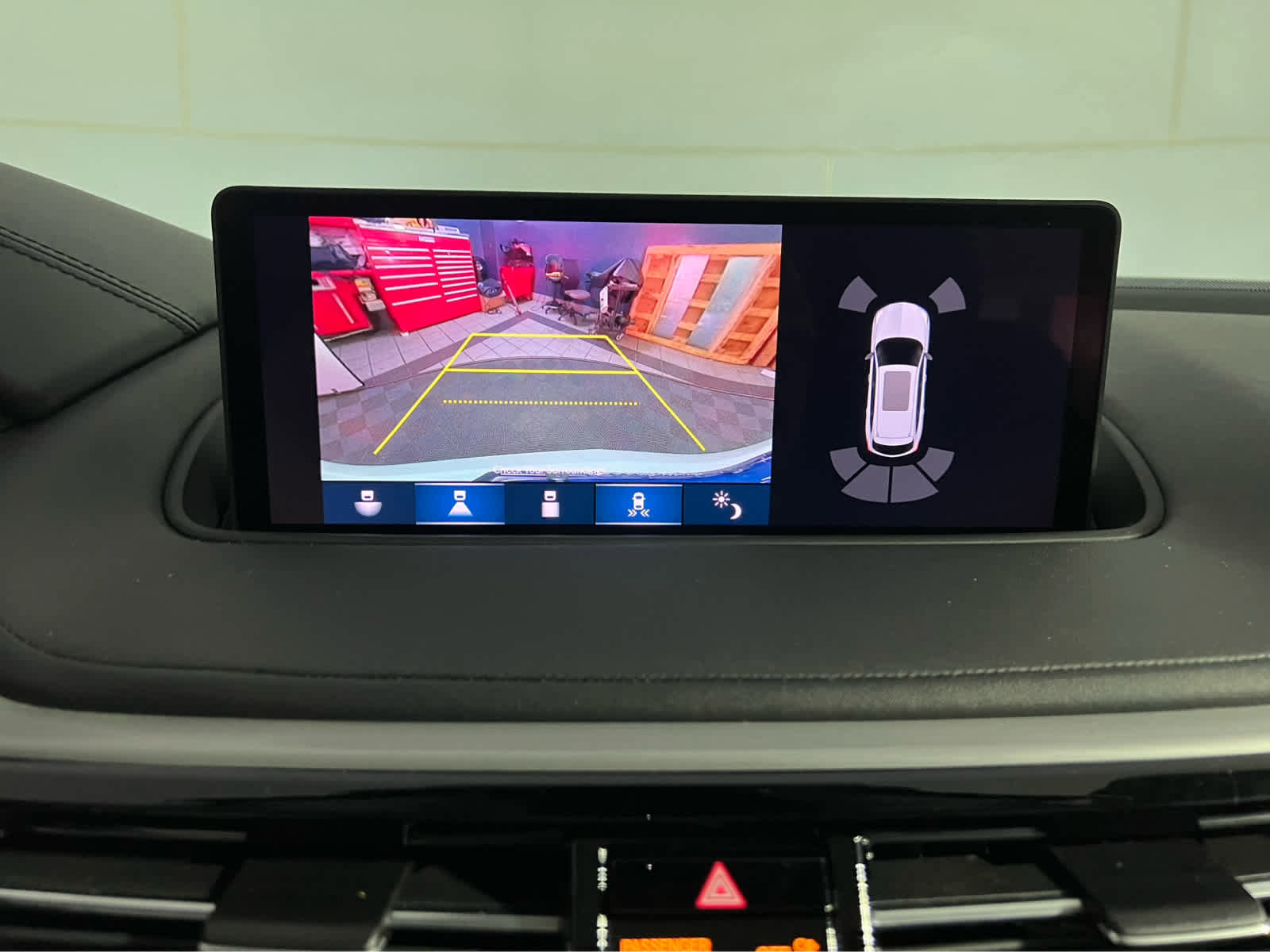 Used 2023 Acura MDX SH-AWD w/ Technology Package image 16