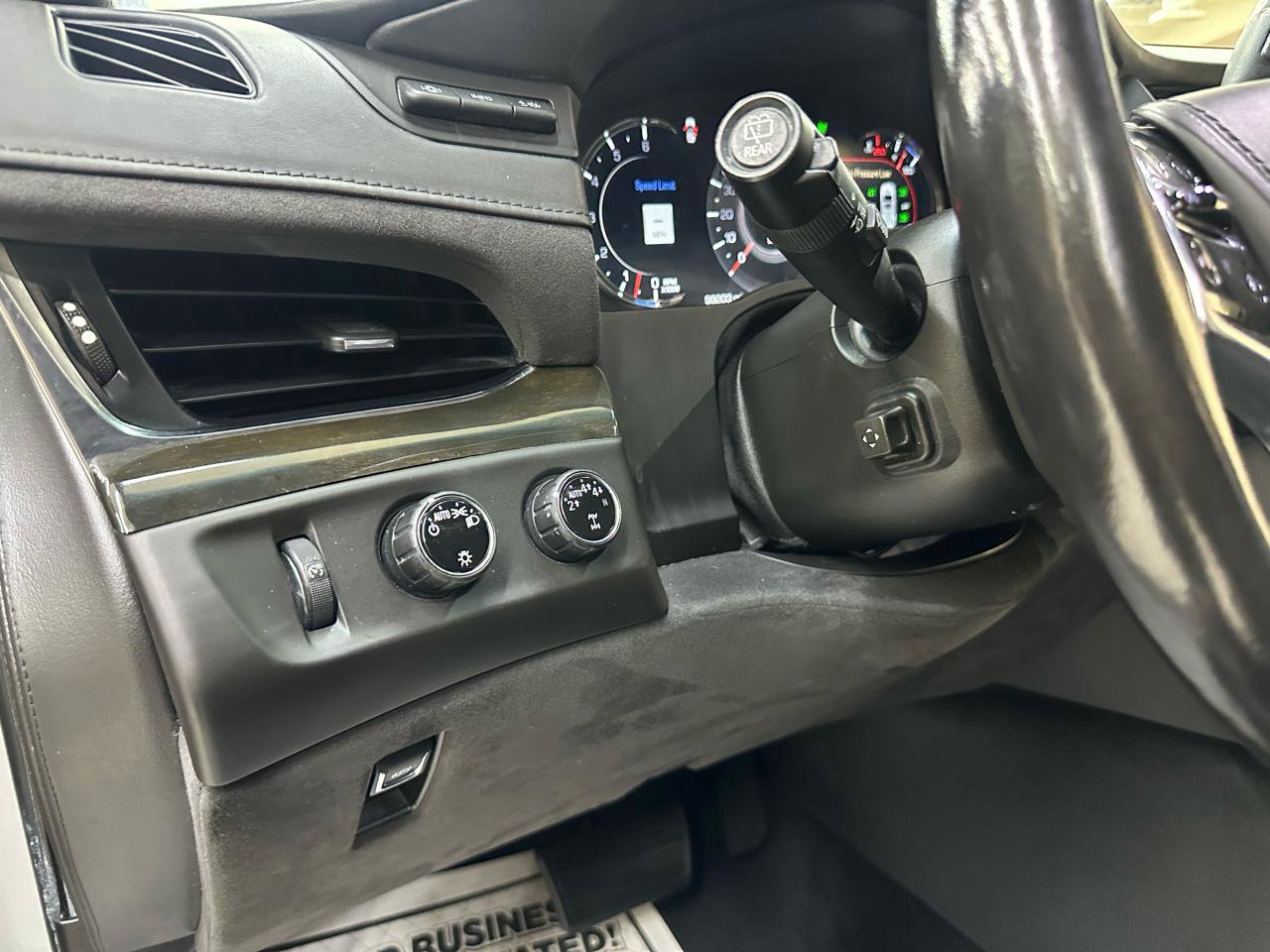 Used 2017 Cadillac Escalade Platinum AWD/4WD image 20