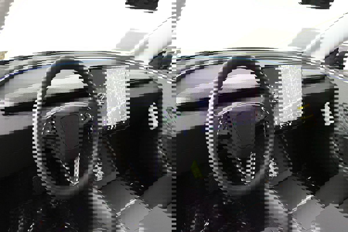 Used 2025 Tesla Model 3 Long Range image 7