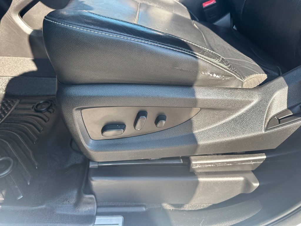 Used 2019 Chevrolet Suburban LT AWD/4WD image 13