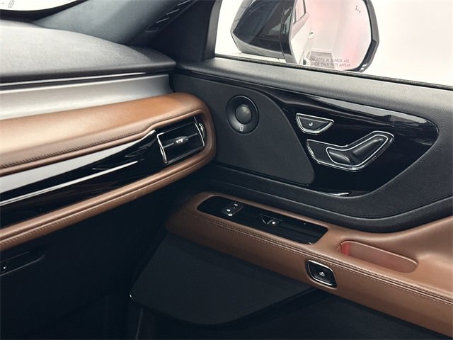 Used 2023 Lincoln Aviator Reserve w/ Jet Package image 36
