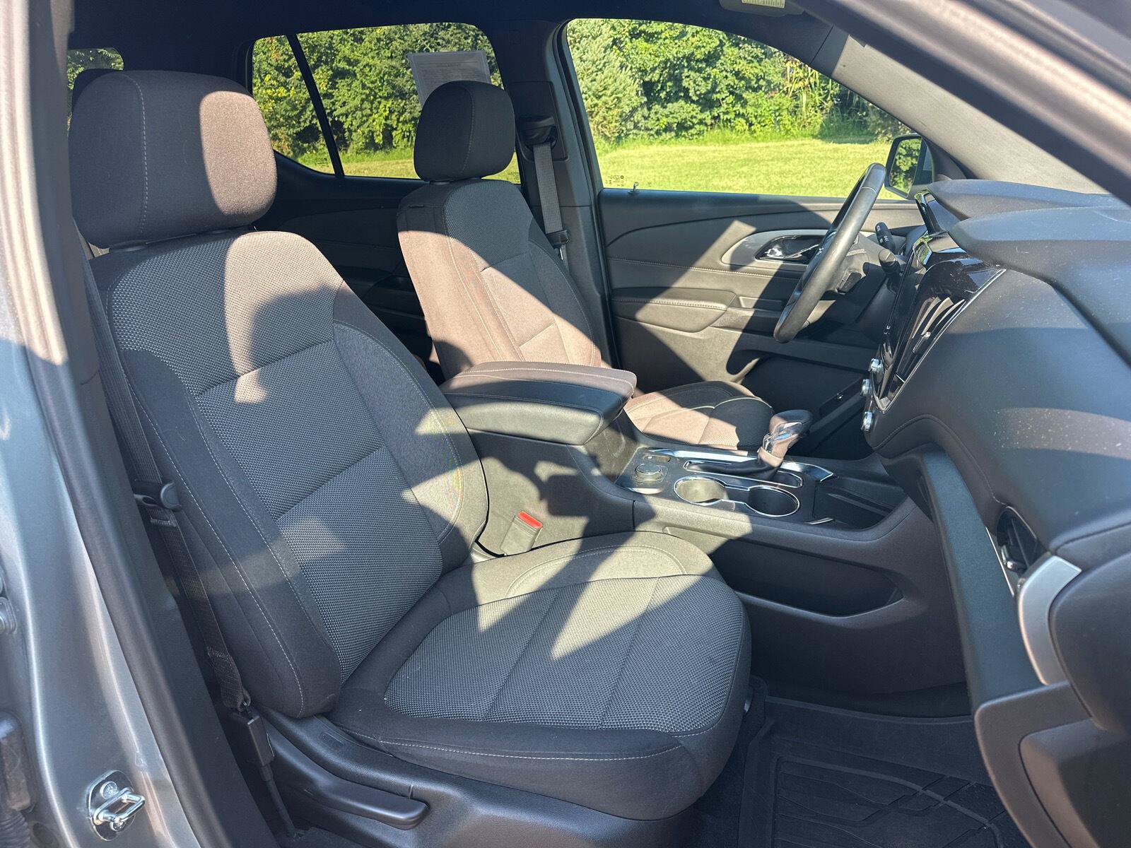 Used 2023 Chevrolet Traverse LT AWD/4WD image 24