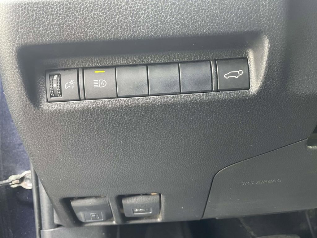 Used 2019 Toyota RAV4 XLE w/ Convenience Package image 27