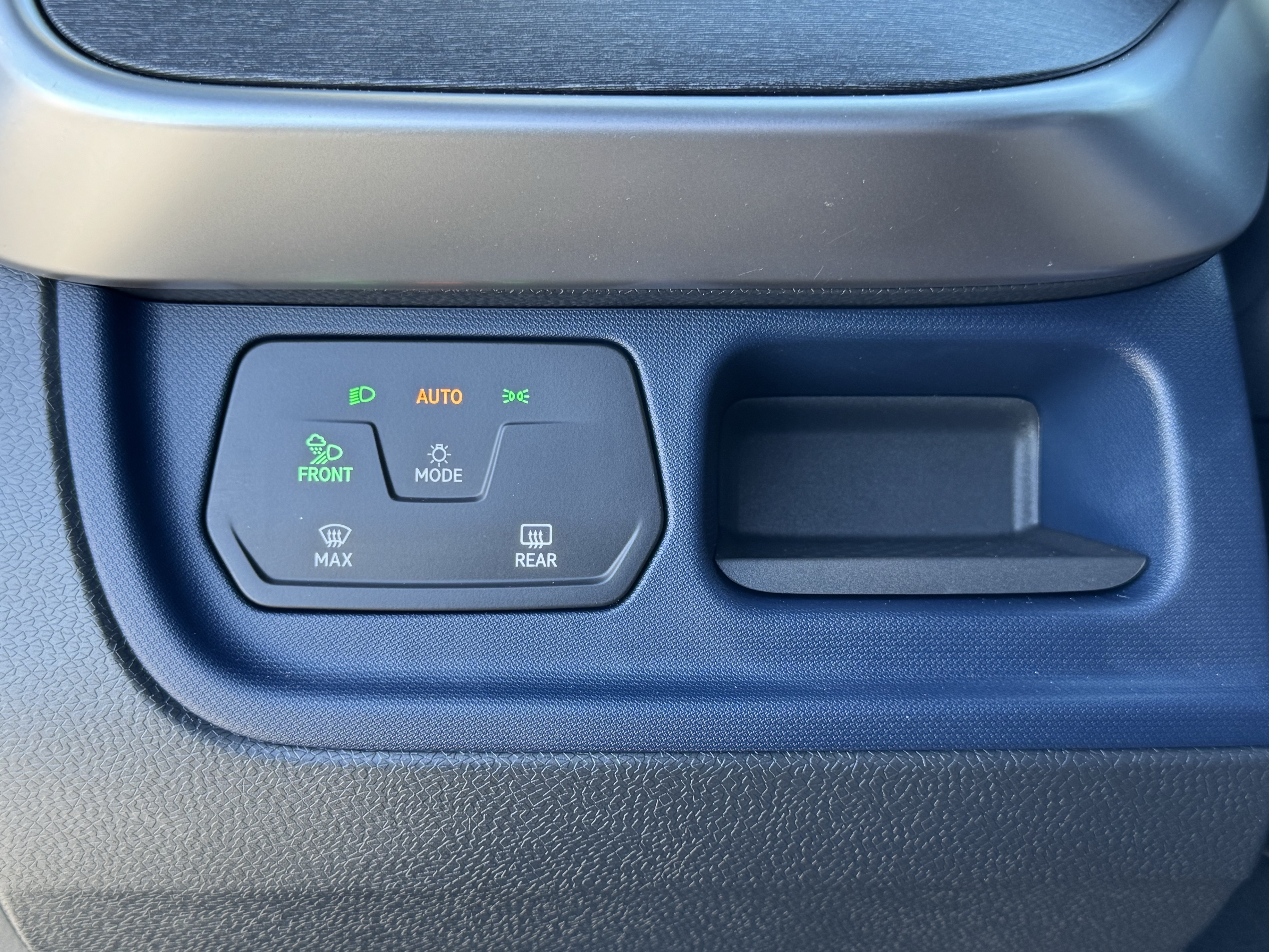 Certified 2025 Volkswagen ID. Buzz Pro S RWD image 26