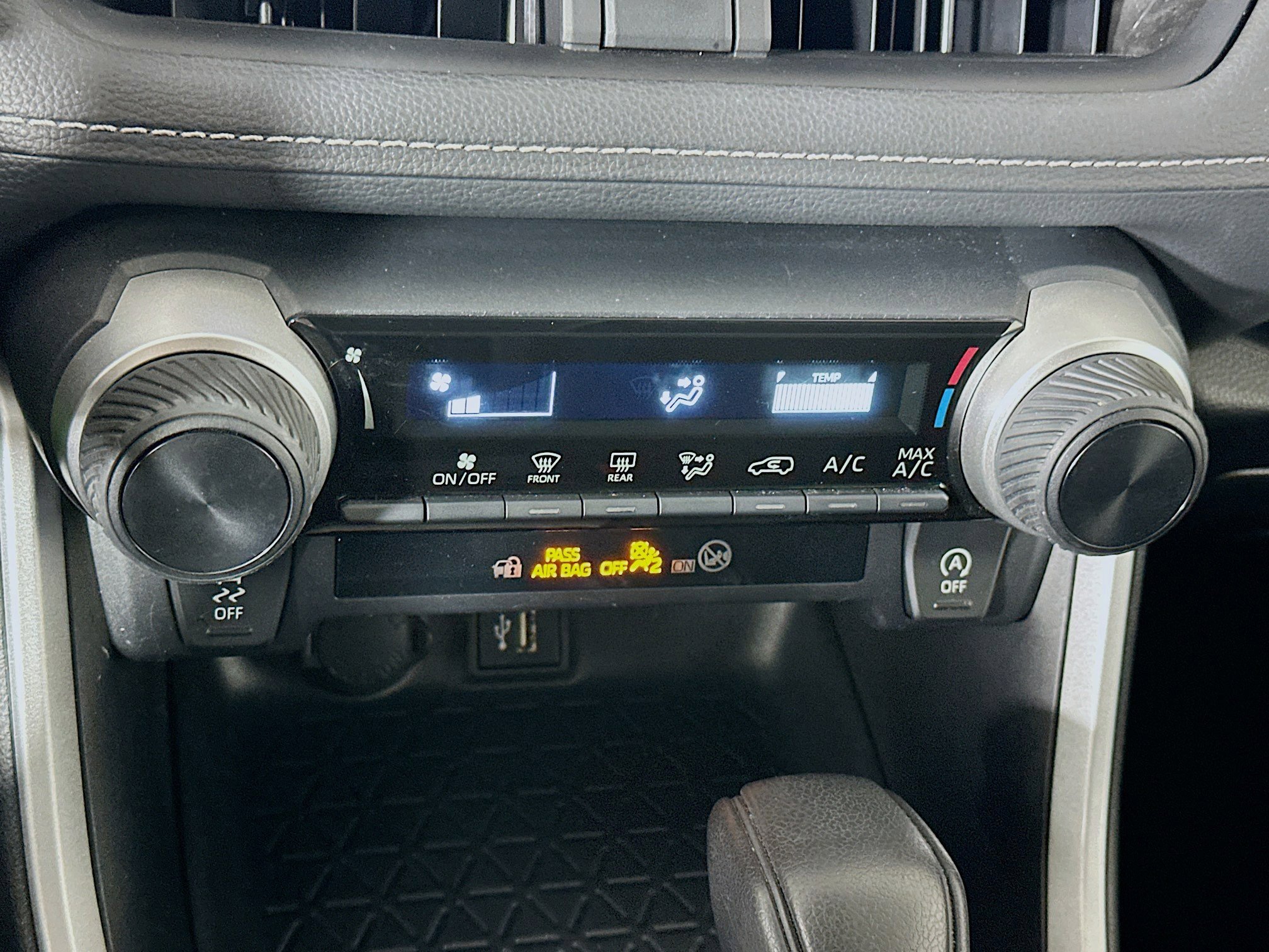 Used 2024 Toyota RAV4 LE image 23