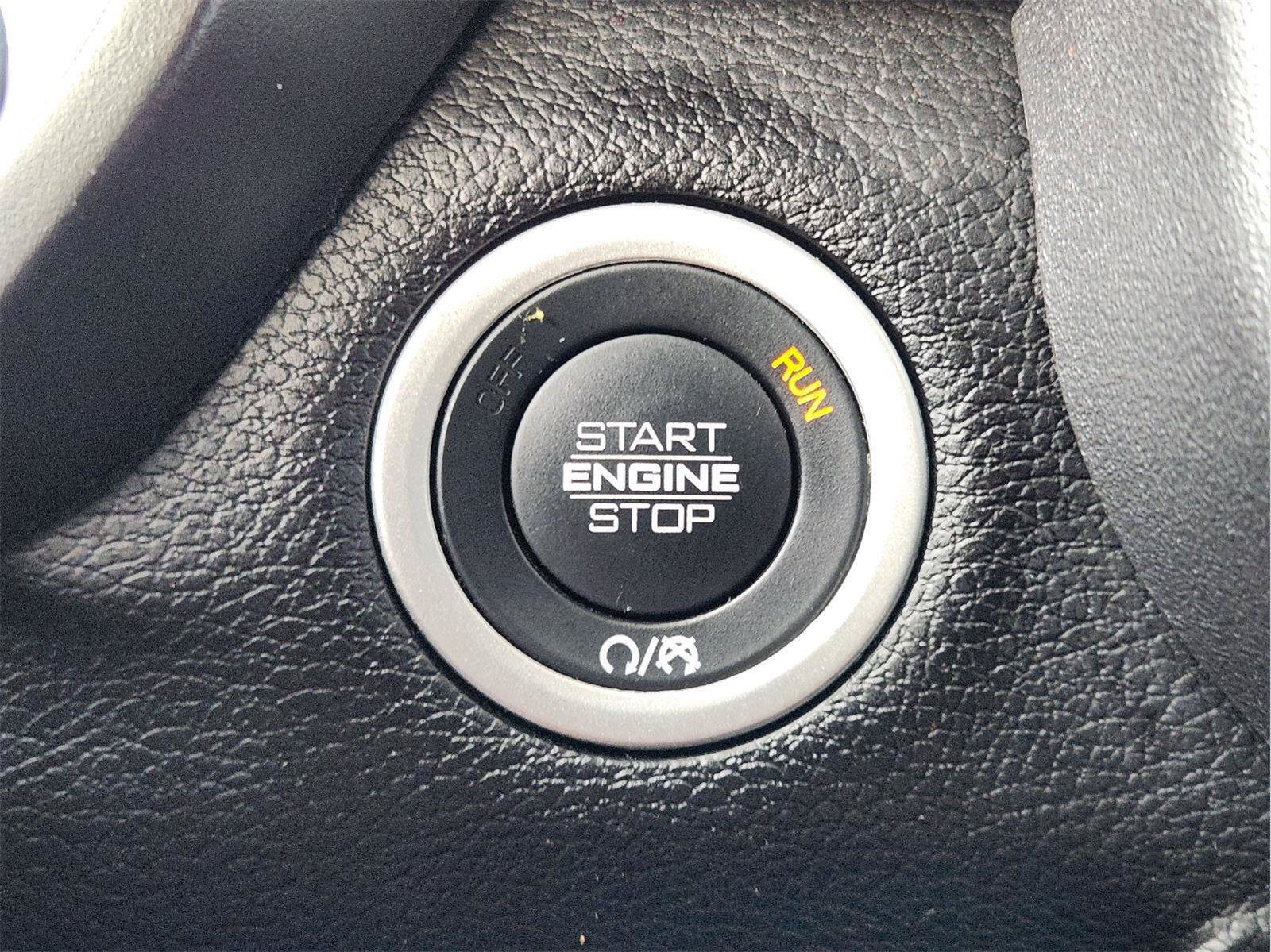 Used 2025 RAM 2500 Laramie AWD/4WD image 17