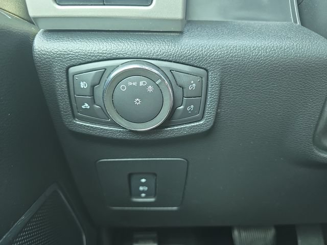 Used 2016 Ford F150 Lariat w/ Equipment Group 502A Luxury AWD/4WD image 29
