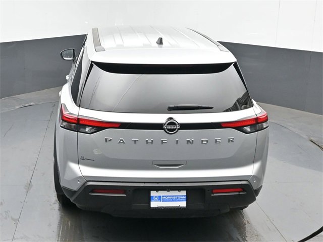 Used 2024 Nissan Pathfinder S image 39