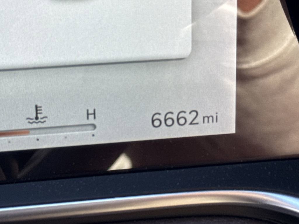 Used 2025 Genesis G90 3.5T image 28