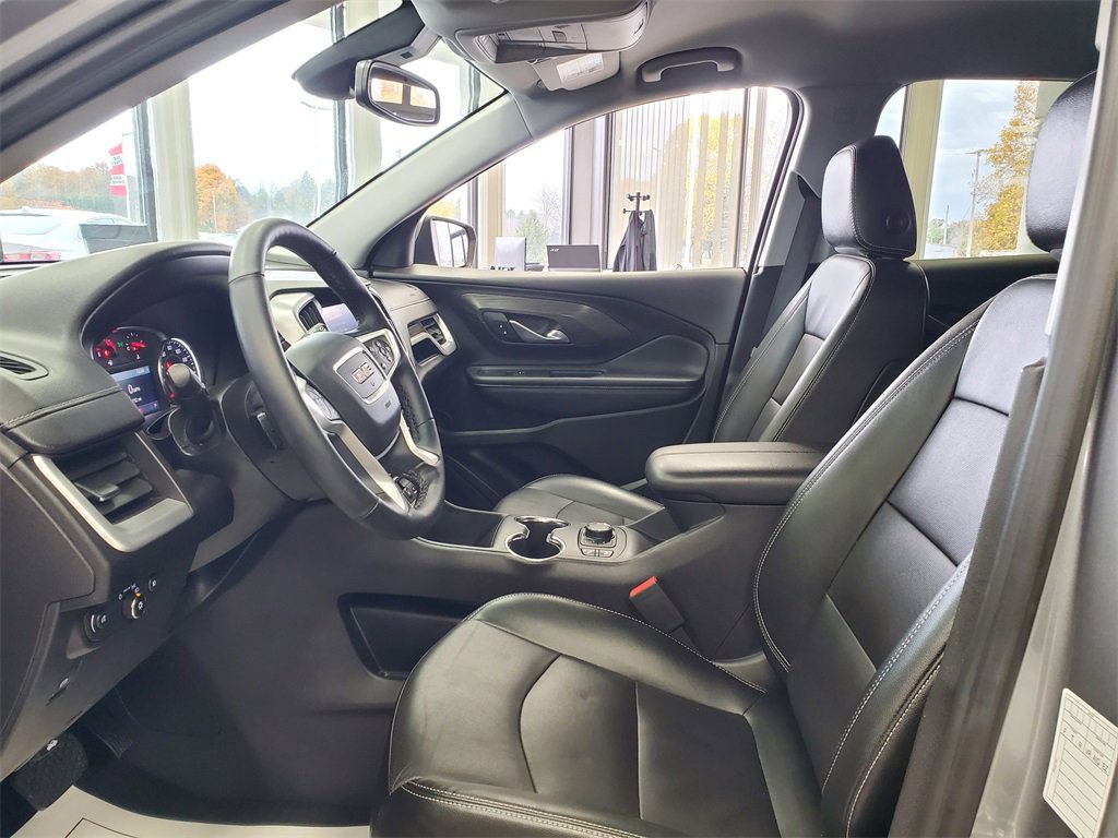 Used 2024 GMC Terrain SLT image 8