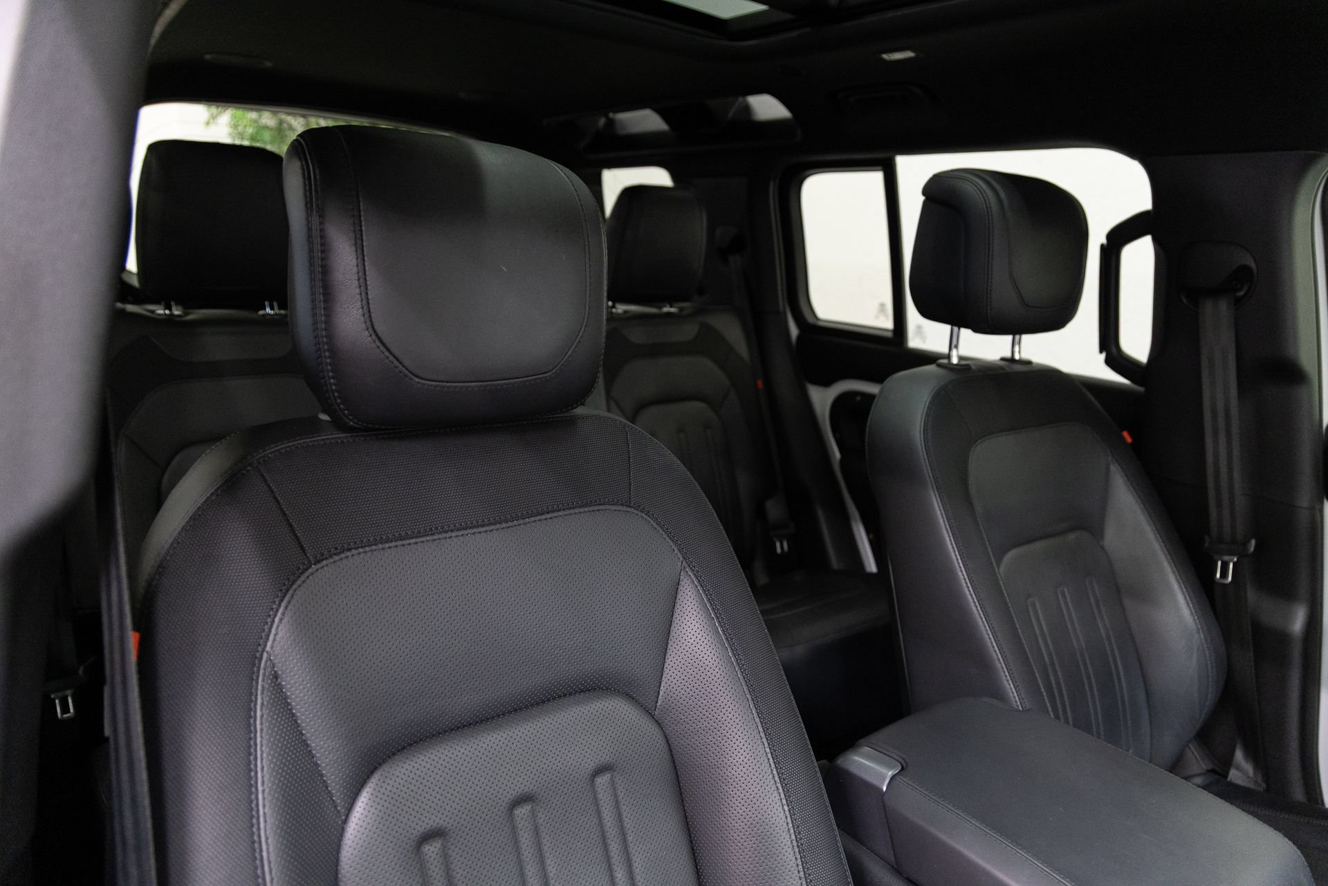 Used 2022 Land Rover Defender 110 X-Dynamic HSE AWD/4WD image 22