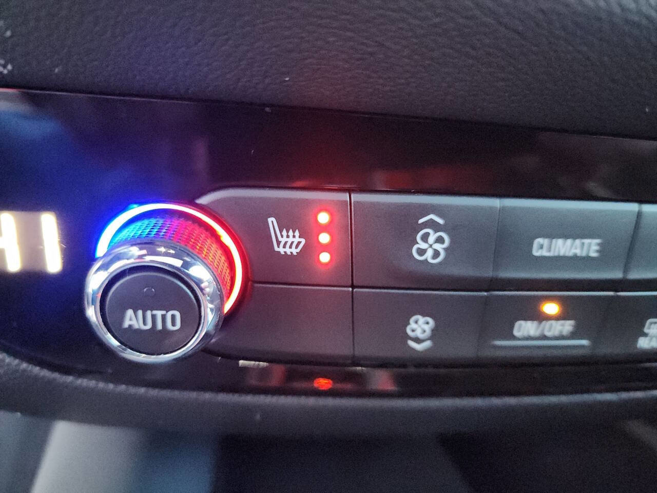 Used 2024 Buick Enclave Essence w/ Experience Buick Package image 37