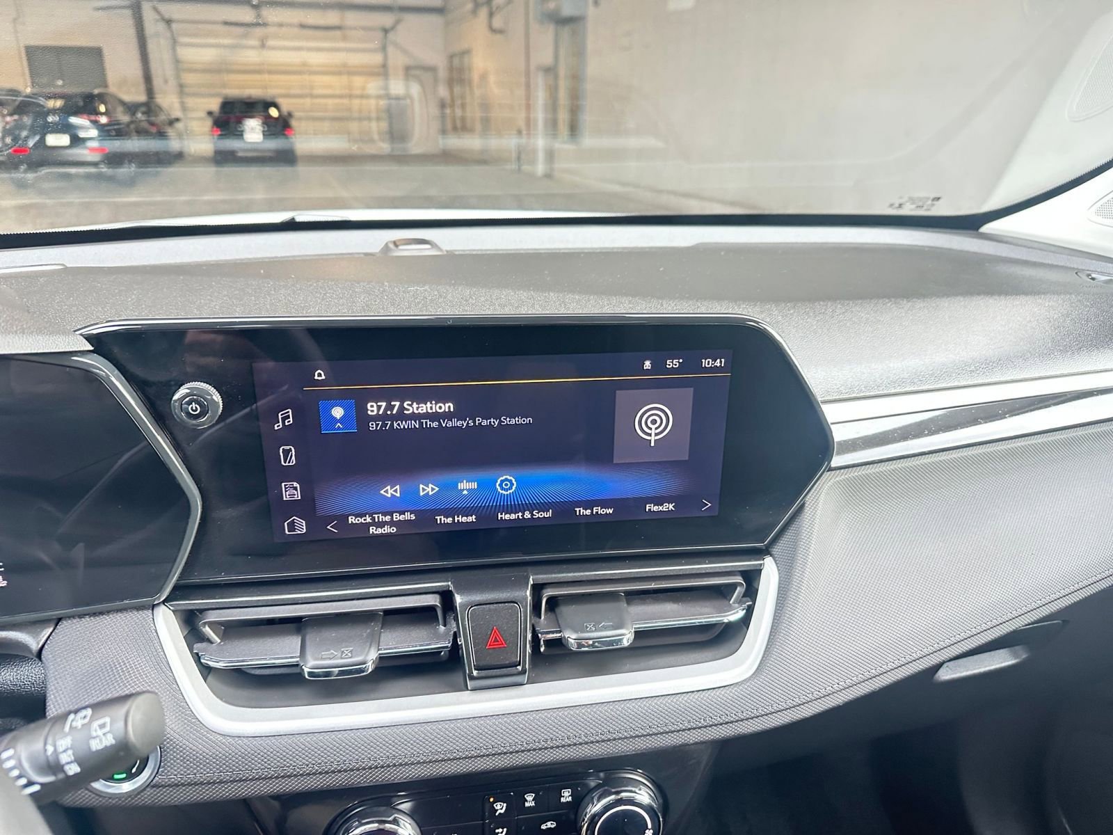 Used 2025 Chevrolet TrailBlazer LT image 21