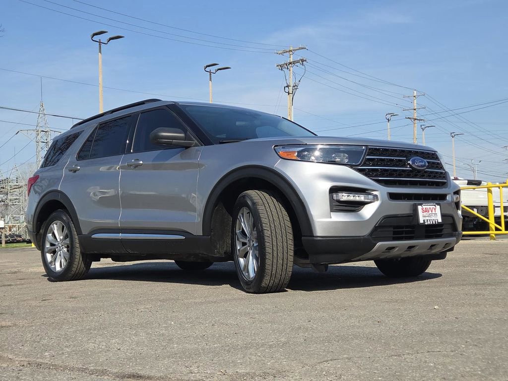 Used 2020 Ford Explorer XLT w/ Equipment Group 202A image 16