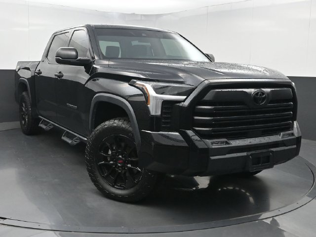 Used 2022 Toyota Tundra SR5 RWD image 1