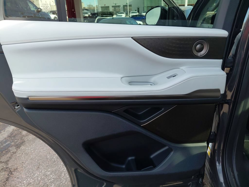 New 2026 Lincoln Navigator Black Label AWD/4WD image 22