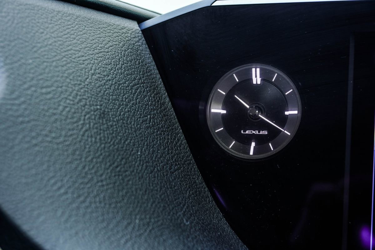 Used 2021 Lexus ES 350 Ultra Luxury w/ Accessory Package image 26