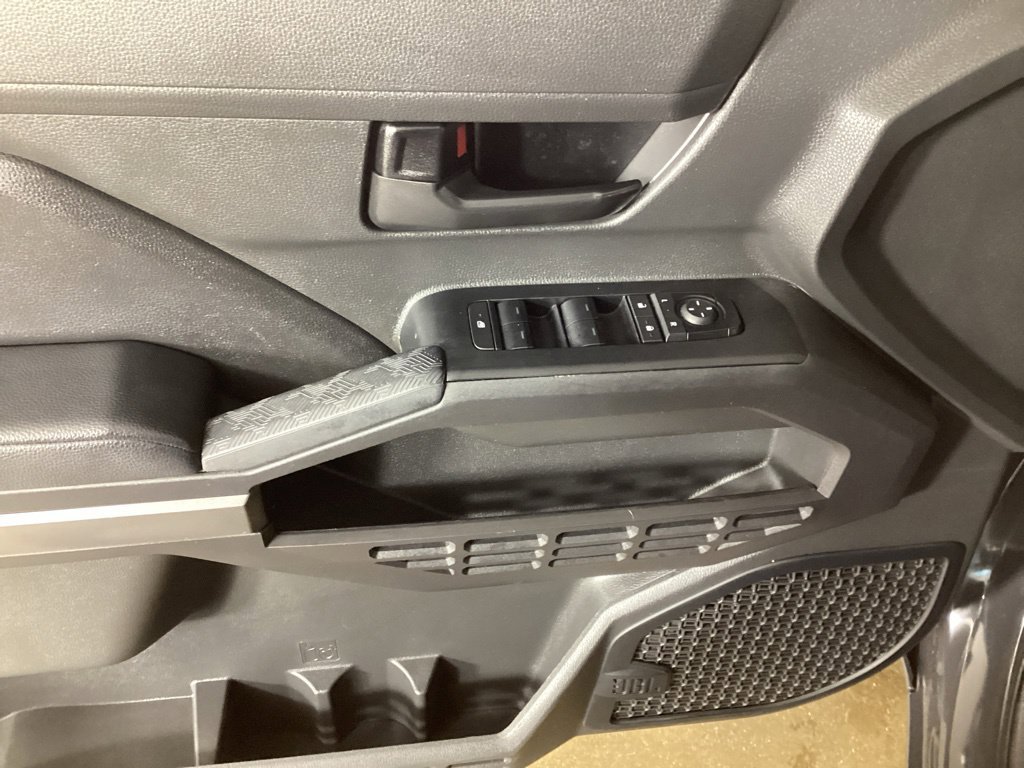 Used 2024 Toyota Tacoma SR5 AWD/4WD image 12