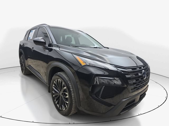 Used 2026 Nissan Rogue Dark Armor AWD/4WD image 3