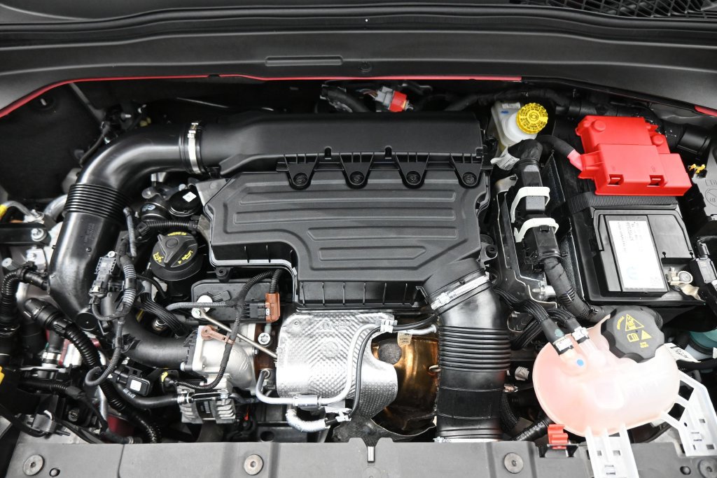 Used 2023 Jeep Renegade Latitude AWD/4WD image 16