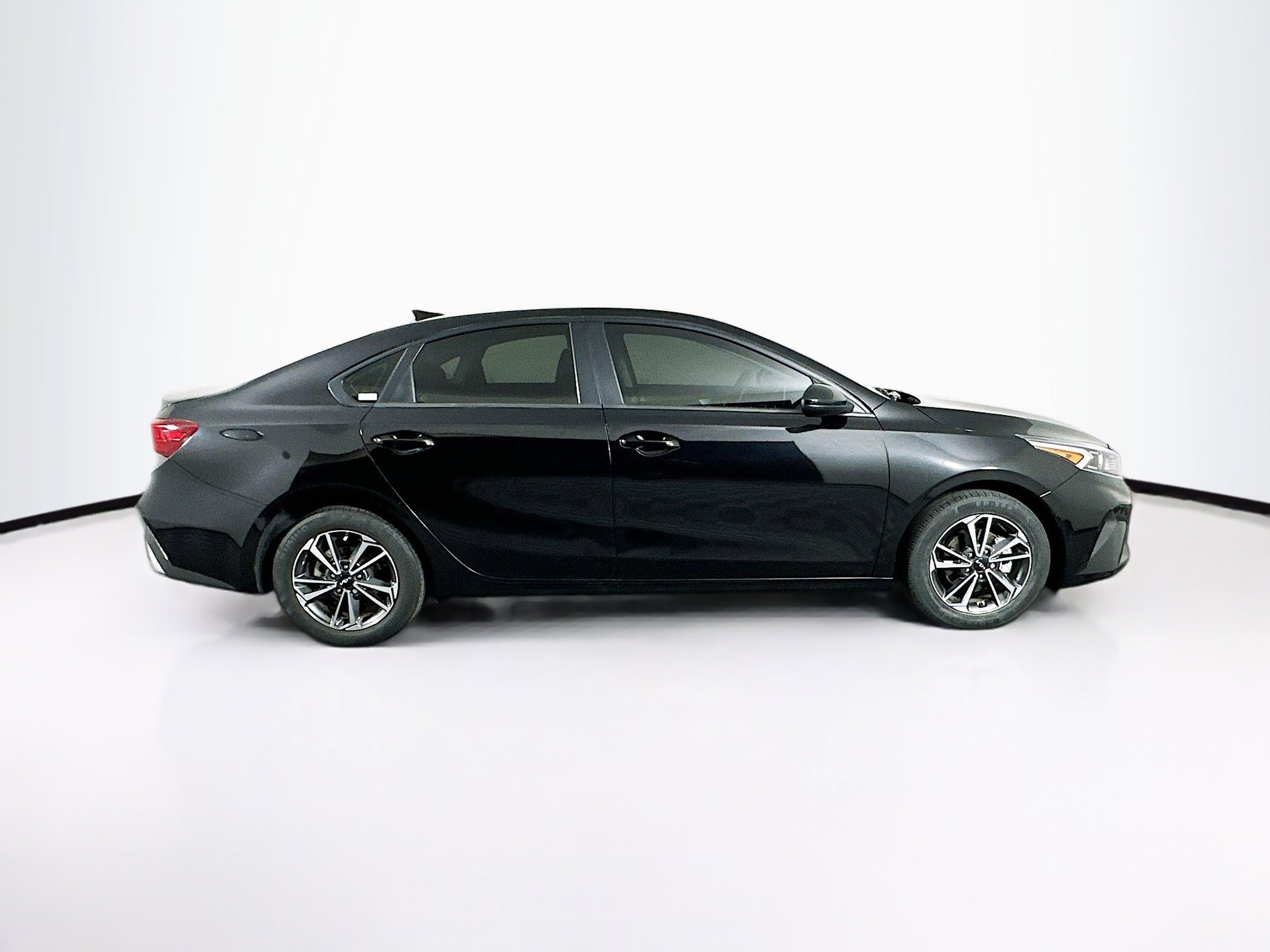 Used 2023 Kia Forte LXS image 10