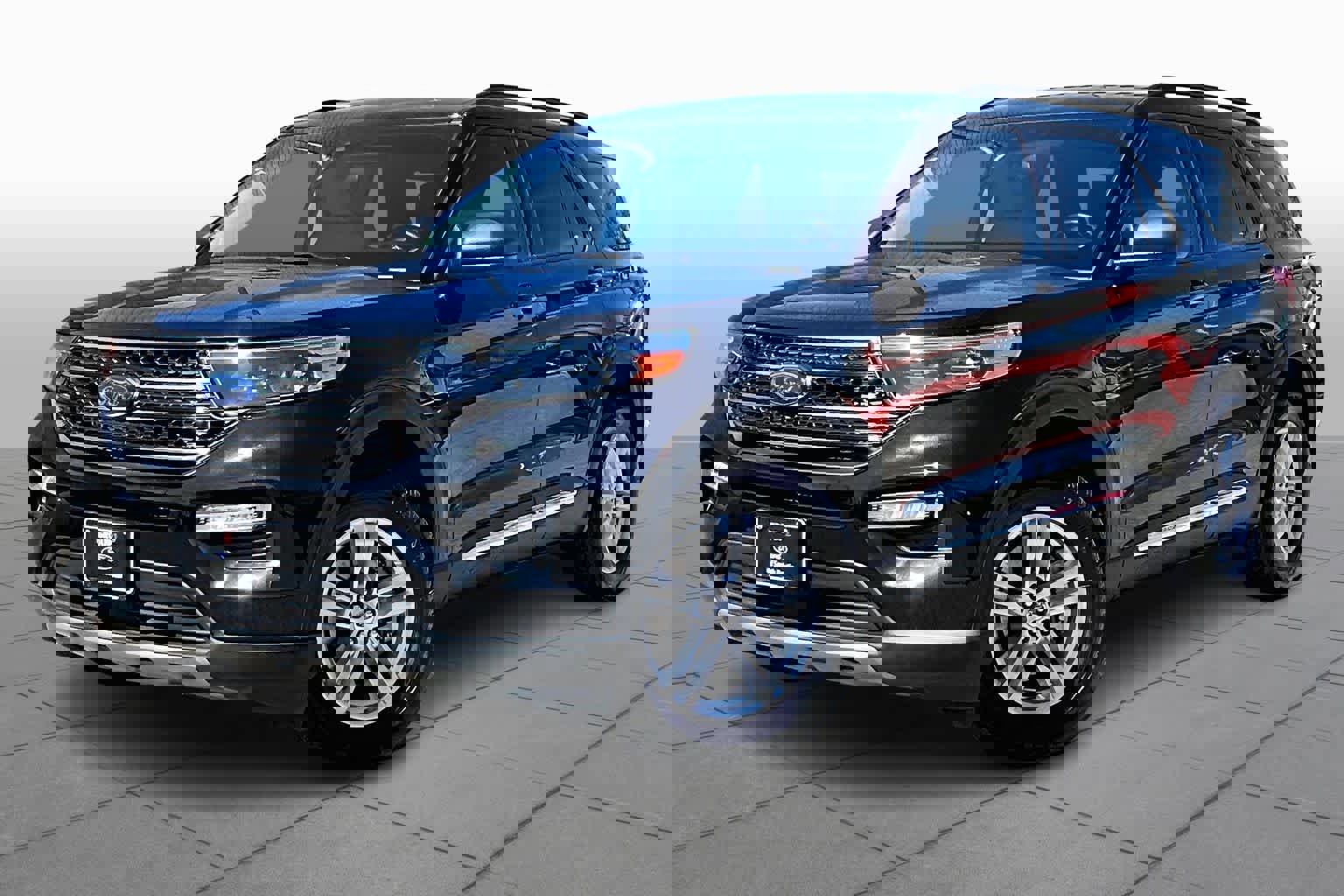 Certified 2023 Ford Explorer XLT w/ Equipment Group 202A image 35