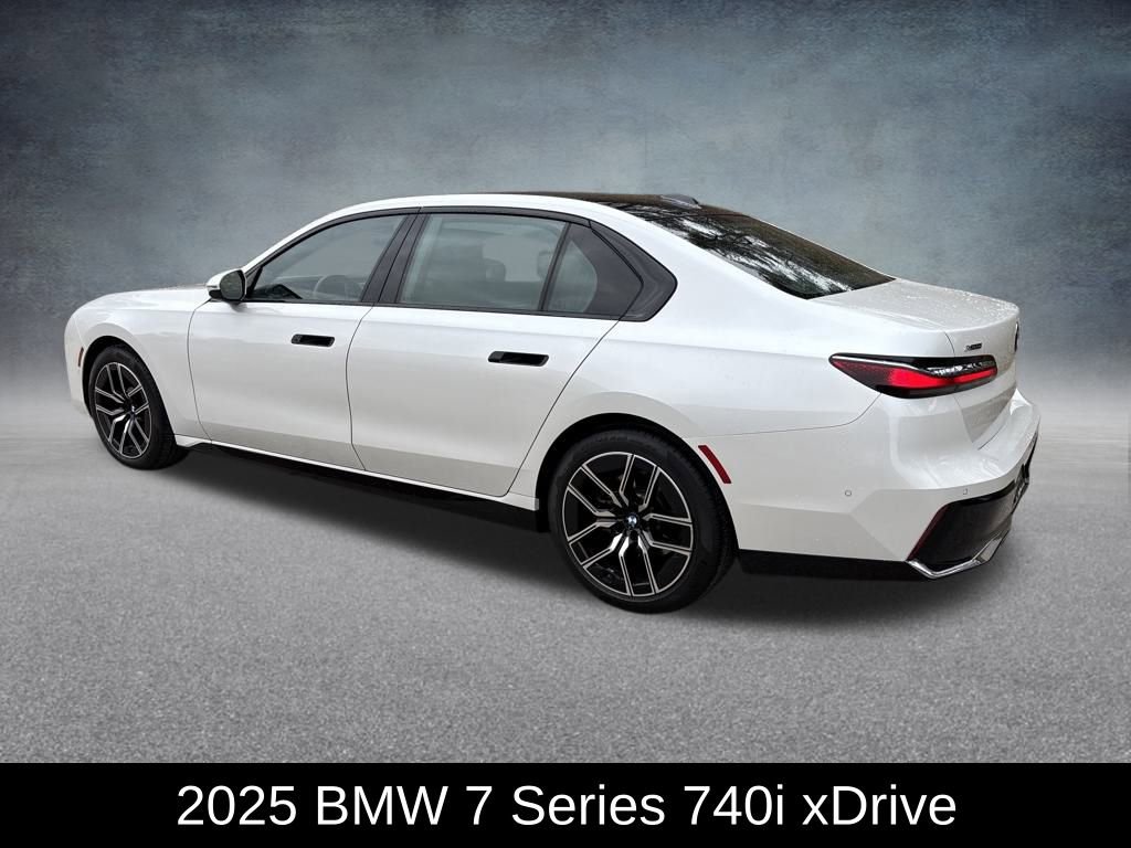 Used 2025 BMW 740i xDrive AWD/4WD video 3