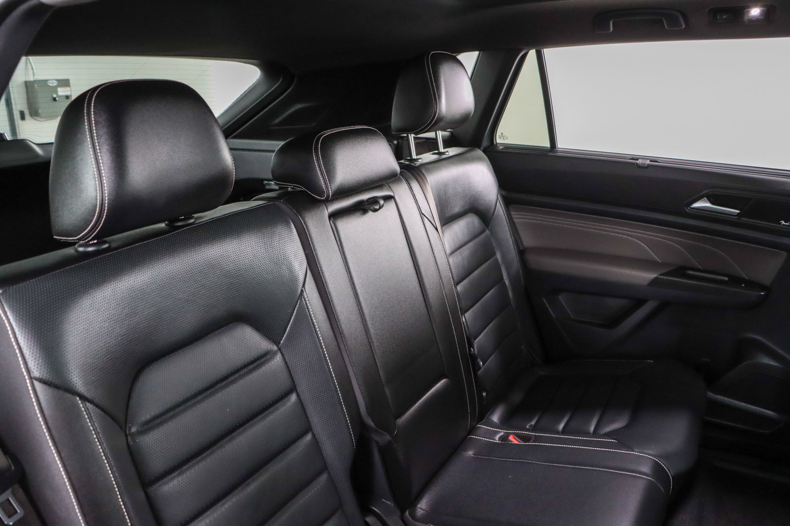 Used 2023 Volkswagen Atlas Cross Sport SEL Premium R-Line AWD/4WD image 30