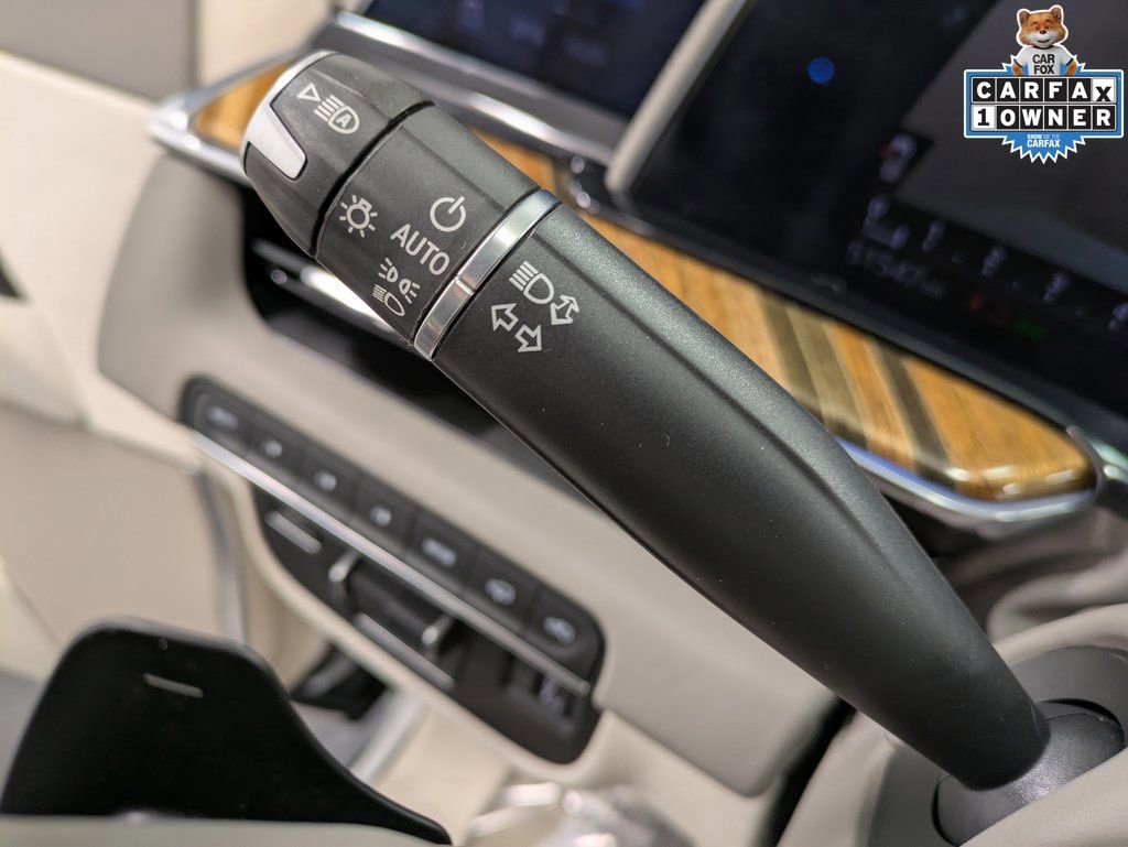 Used 2022 Cadillac Escalade Premium Luxury Platinum w/ Heavy-Duty Trailer Package image 16