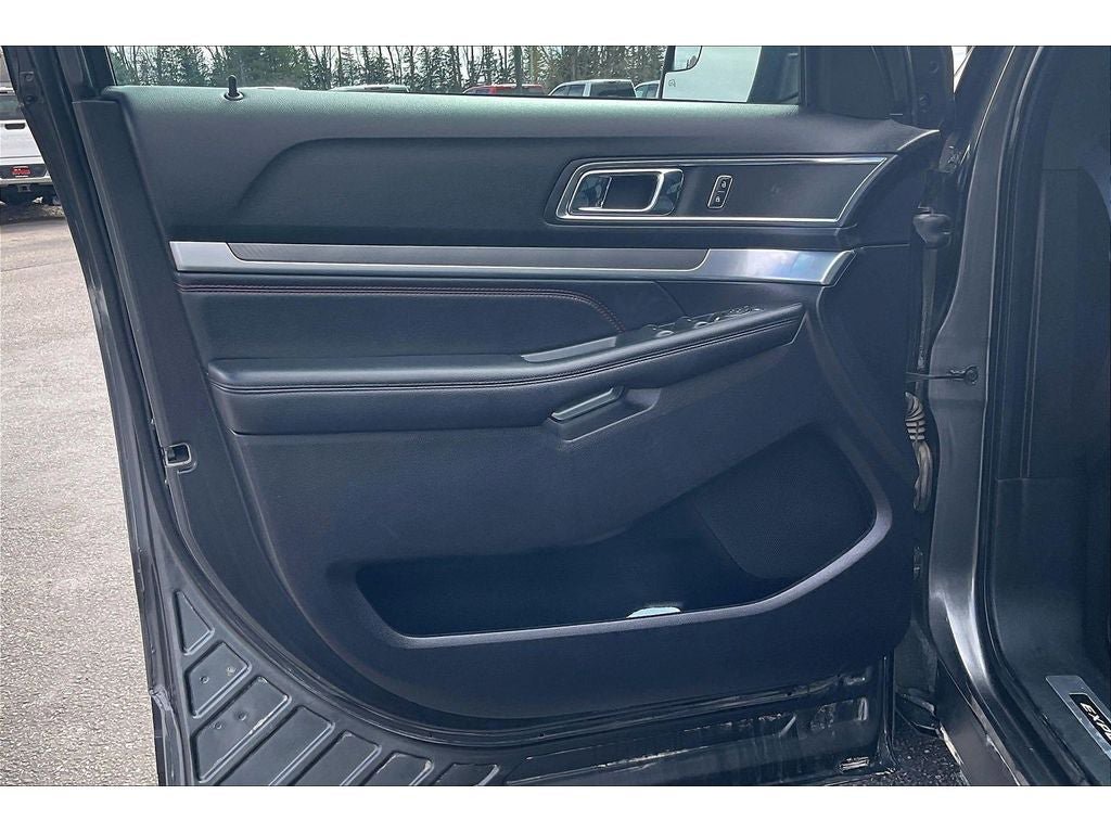 Used 2018 Ford Explorer Sport AWD/4WD image 24