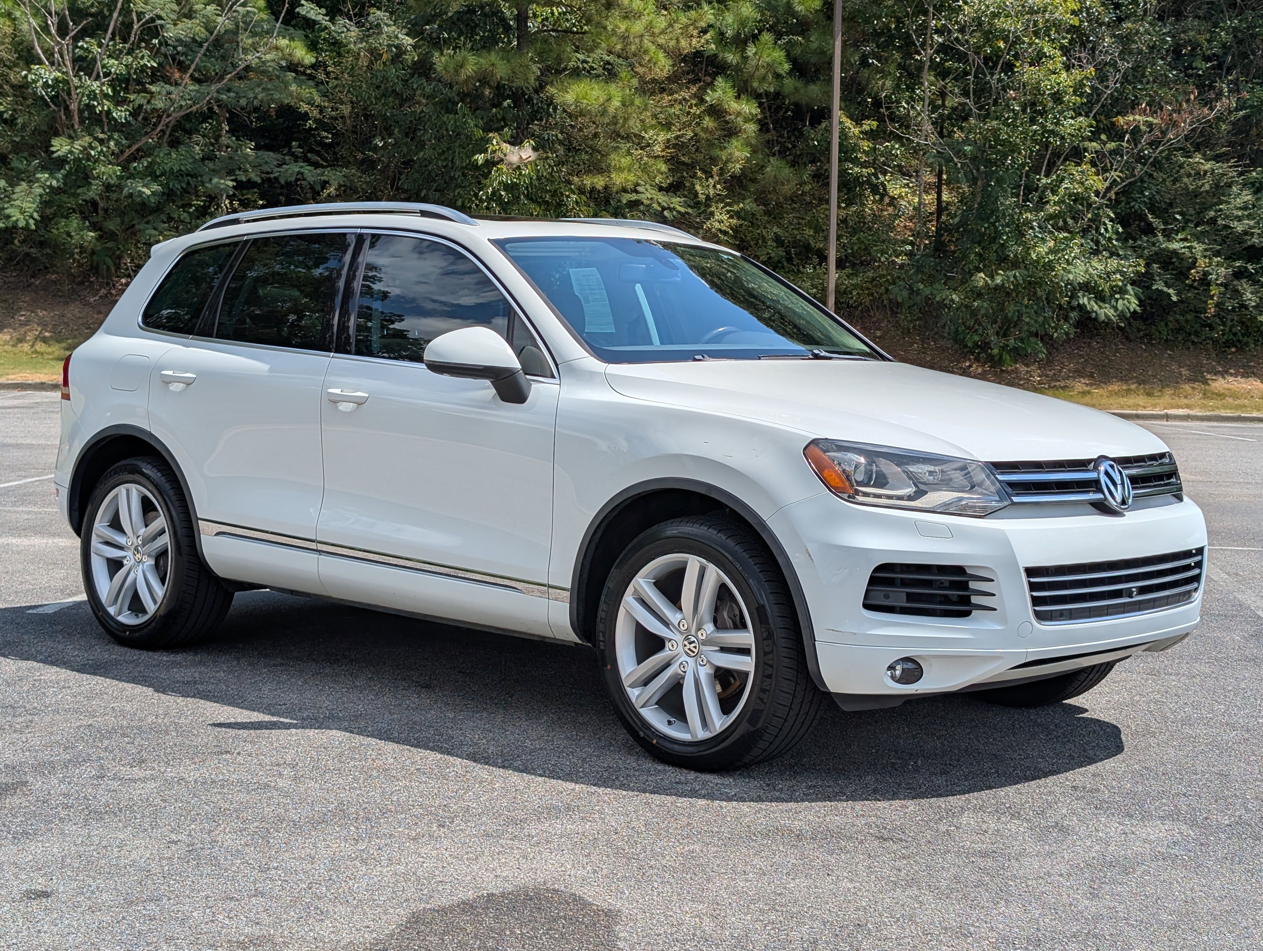 Used 2014 Volkswagen Touareg Executive AWD/4WD image 11
