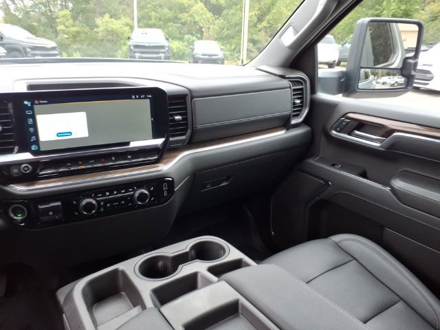 Used 2023 Chevrolet Silverado 1500 LT w/ Leather Package AWD/4WD image 25
