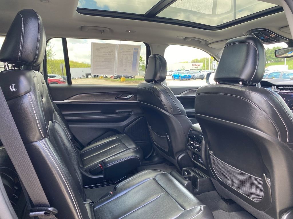 Used 2023 Jeep Grand Cherokee L Limited image 14