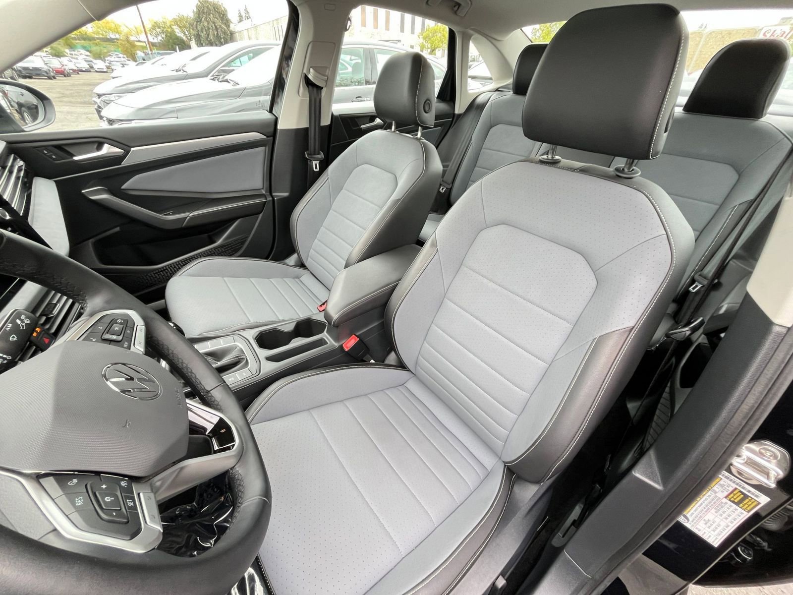 Used 2025 Volkswagen Jetta SE image 35