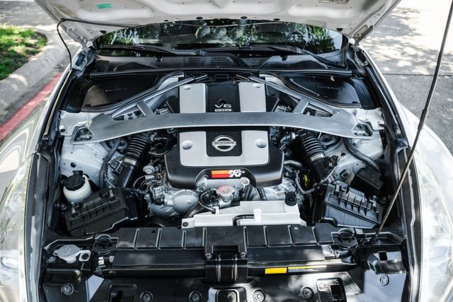 Used 2009 Nissan 370Z Touring w/ Sport Pkg image 28