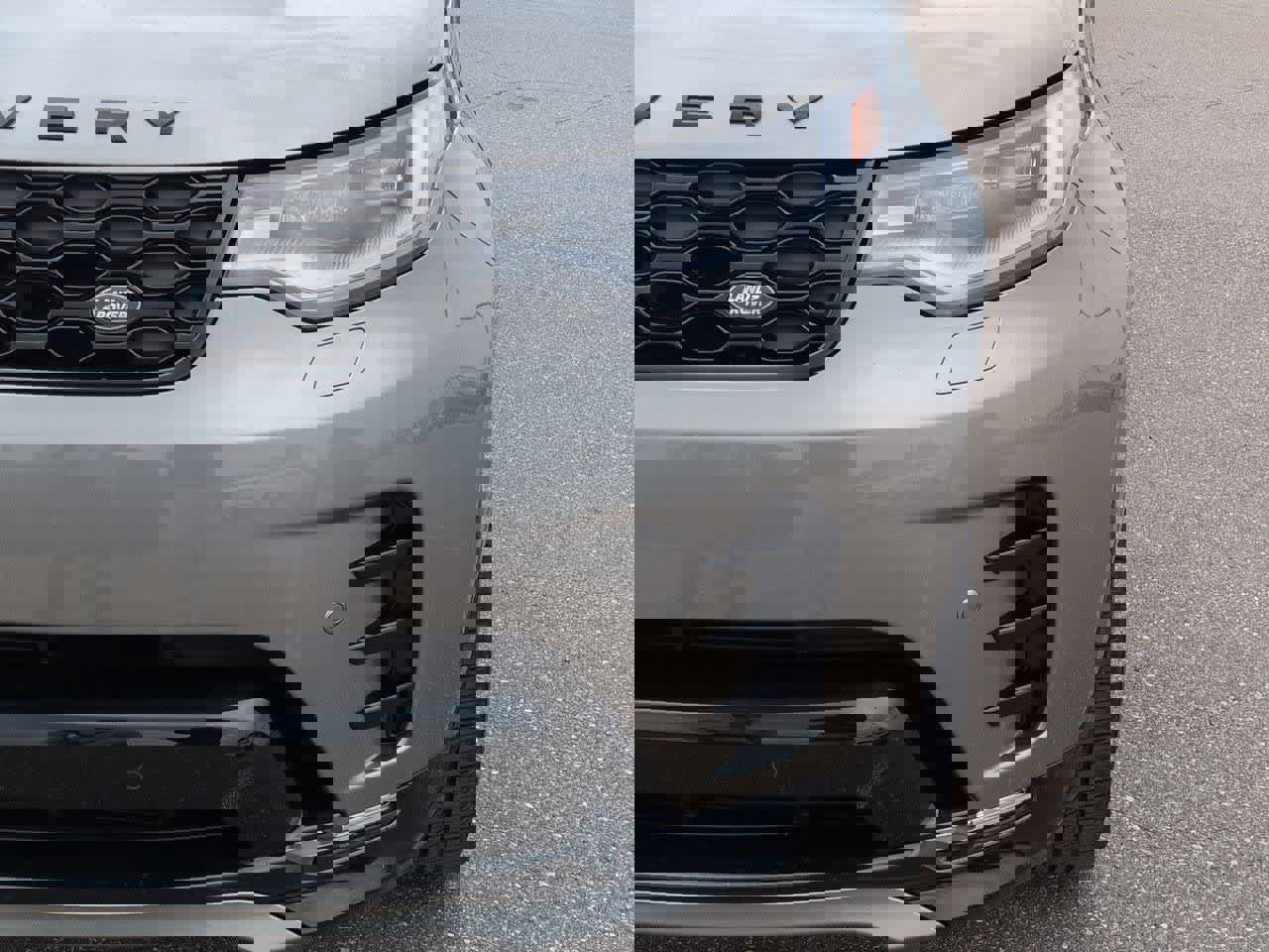 Used 2025 Land Rover Discovery Dynamic SE image 10