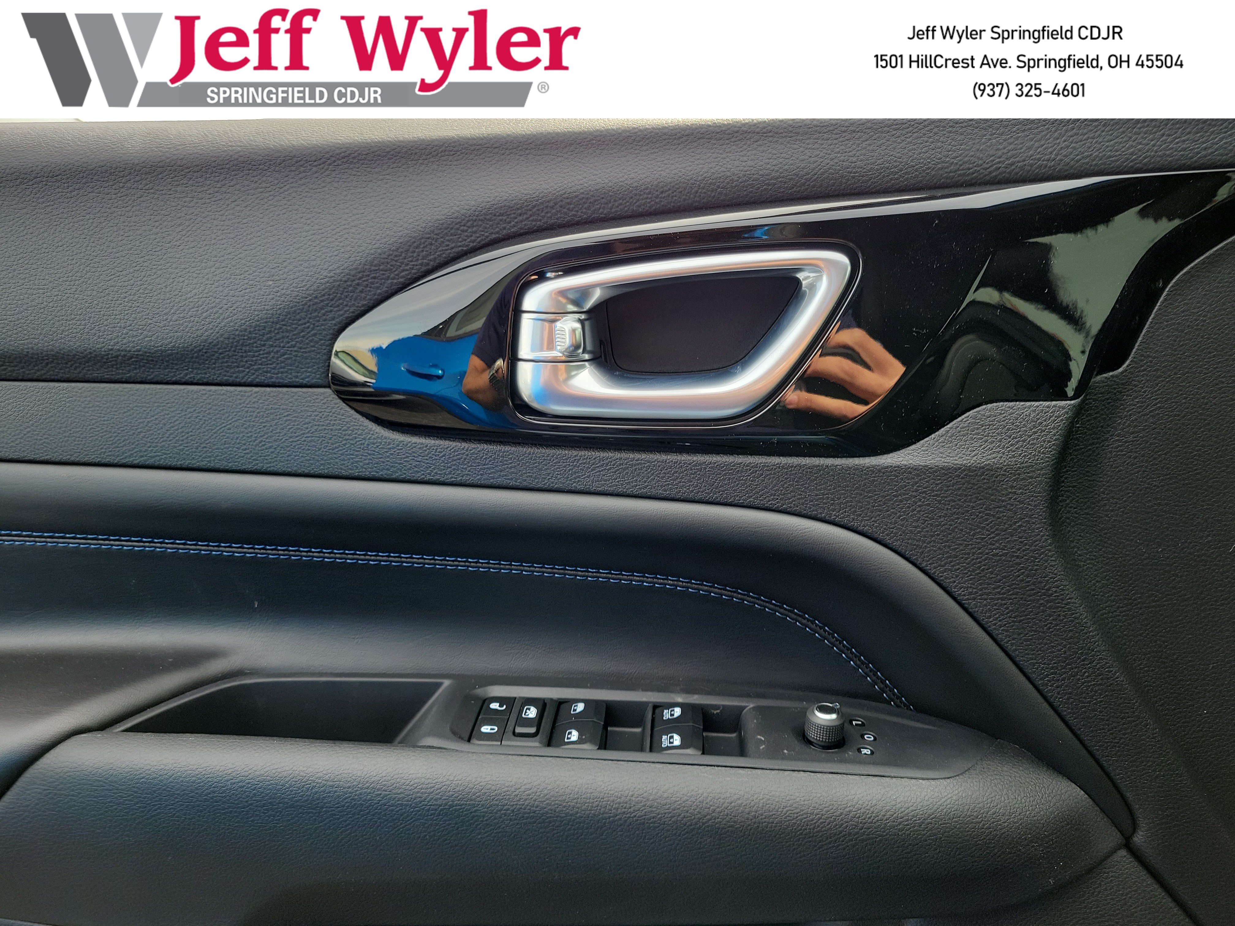 New 2026 Jeep Compass Latitude AWD/4WD image 14