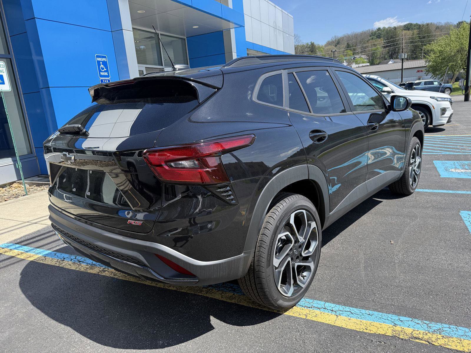 New 2025 Chevrolet Trax RS w/ Driver Confidence Package FWD image 6