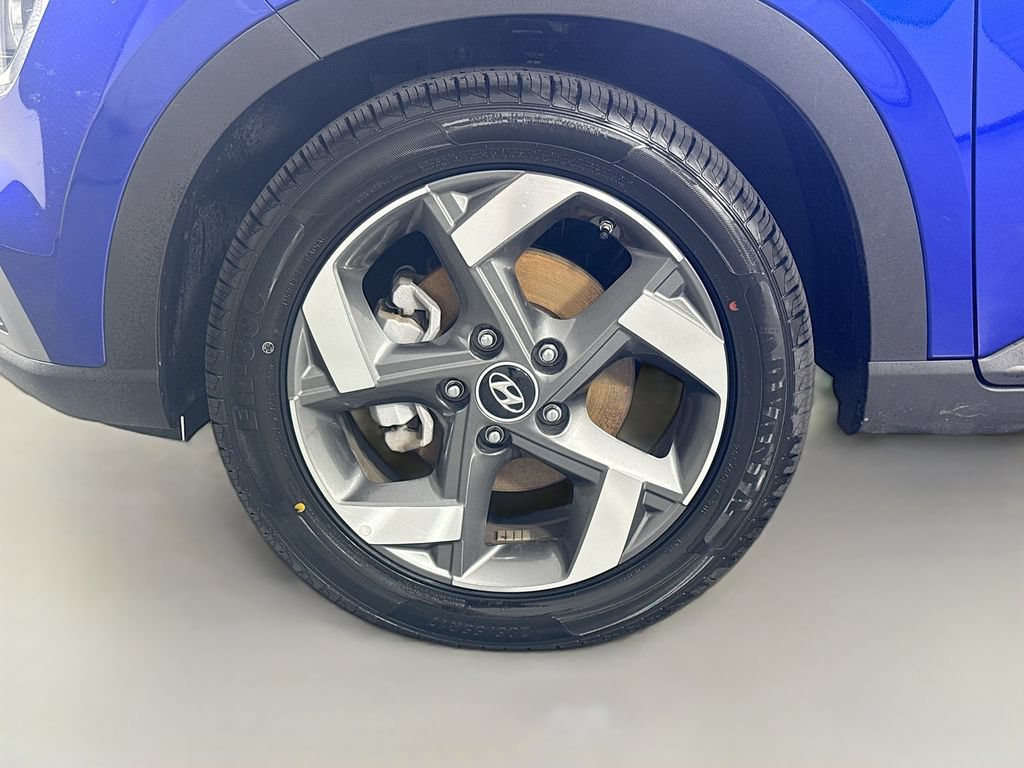 Certified 2025 Hyundai Venue SEL FWD image 31